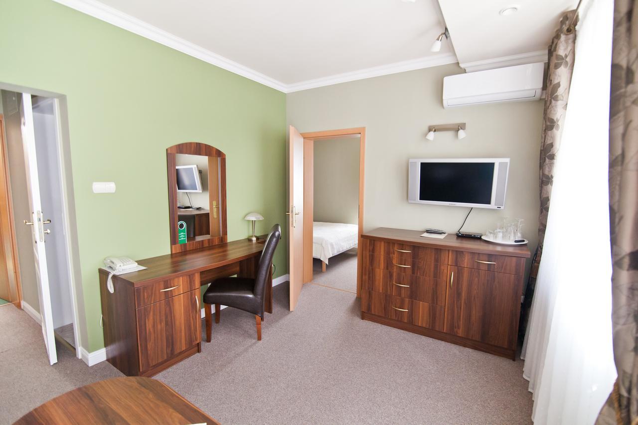 Hotel Dom Nad Rzeka Skwierzyna Zimmer foto